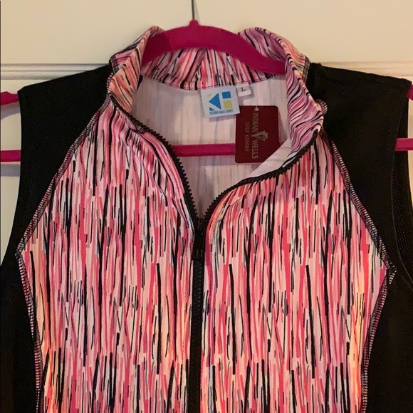 Kevin Hall Lady’s Dress. Sport attire. - Picture 3 of 5